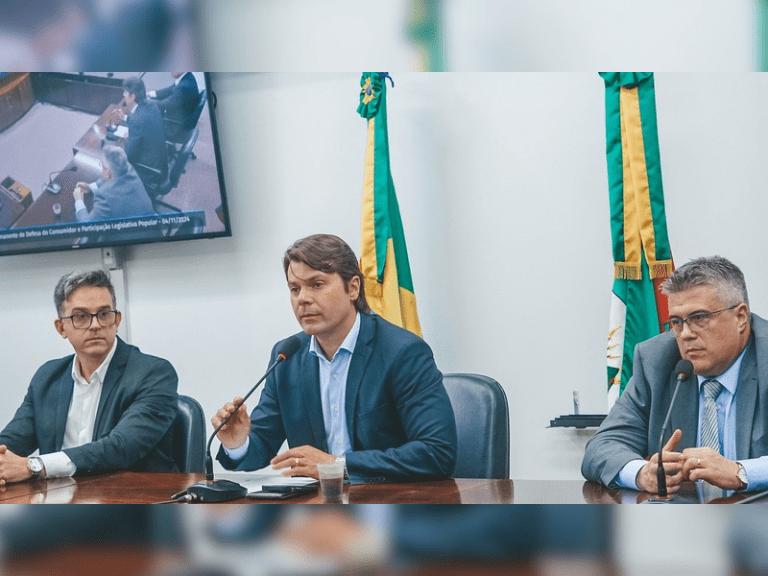 Assembleia Legislativa do RS discute regulamentação dos cigarros eletrônicos com especialistas e consumidores